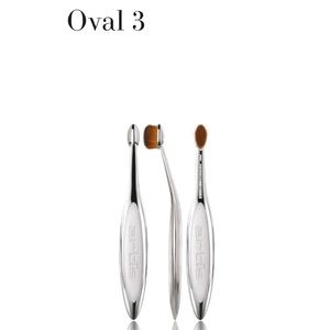 Artis Elite Mirror Oval 3 brush